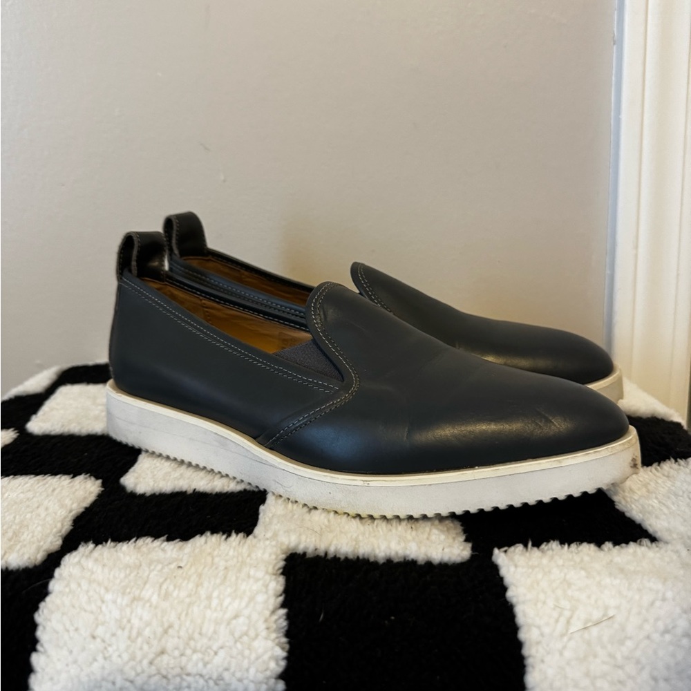 Everlane Black Leather Slip-On Loafers